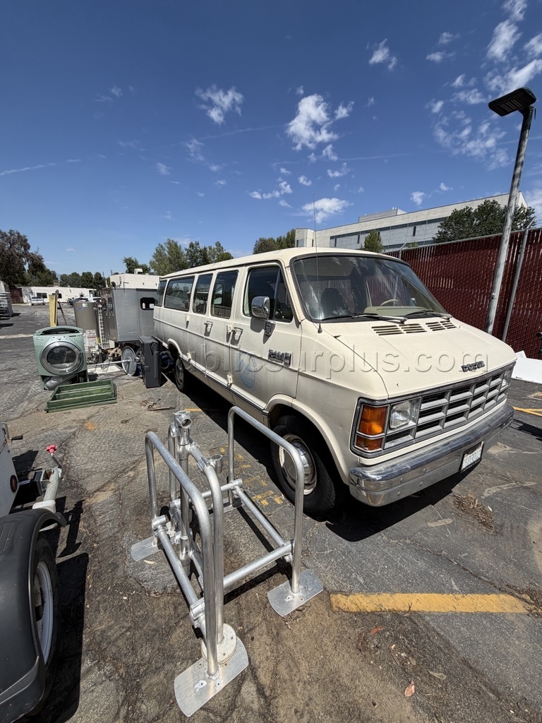 1989 Dodge Ram Van — photo 1