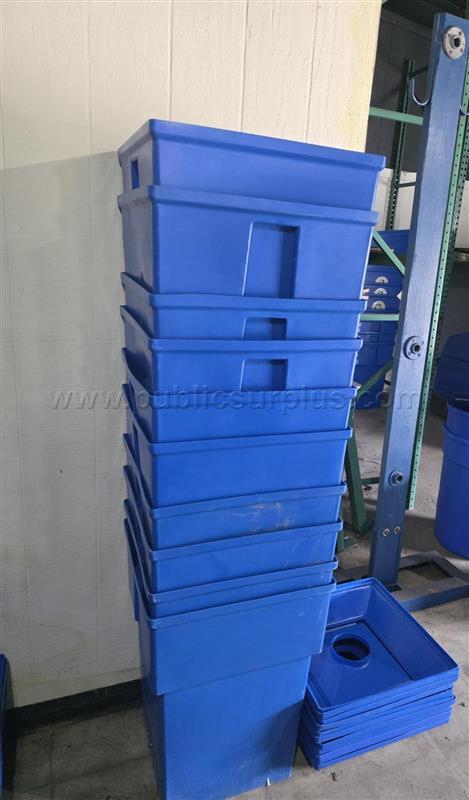 10 TRASH CANS W/ LIDS — photo 1