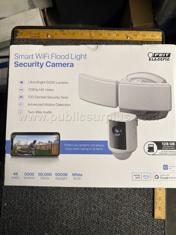 Smart WiFi Flood Light Security Camera - E — photo 1