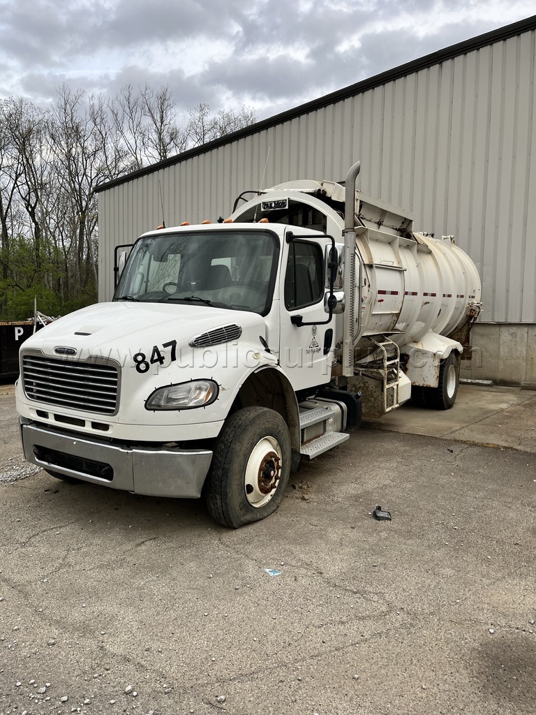2018 Freightliner AMCO Trash Truck — photo 1