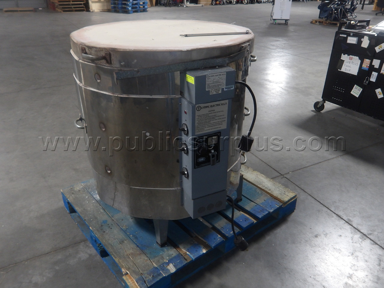 Electric kiln — photo 1