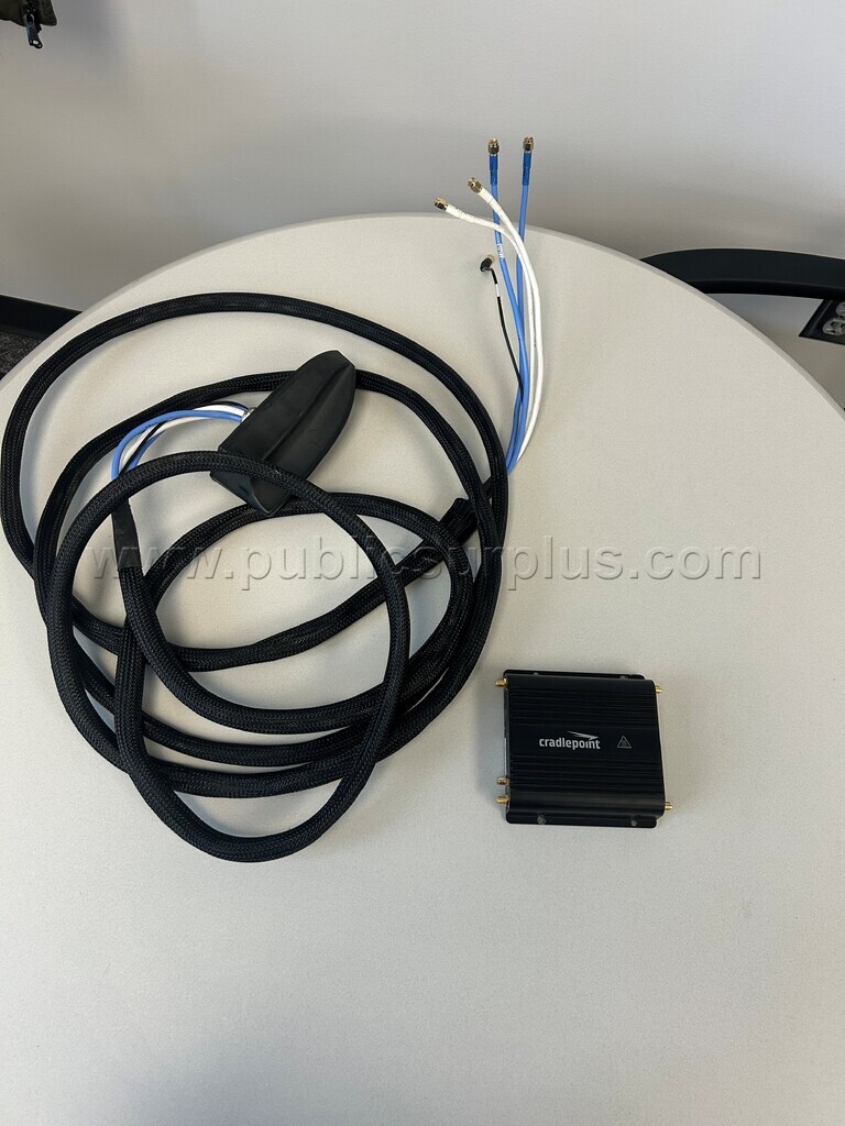 Cradlepoint IBR900 4G Router w/4G Vehicle Antenna #2 — photo 1