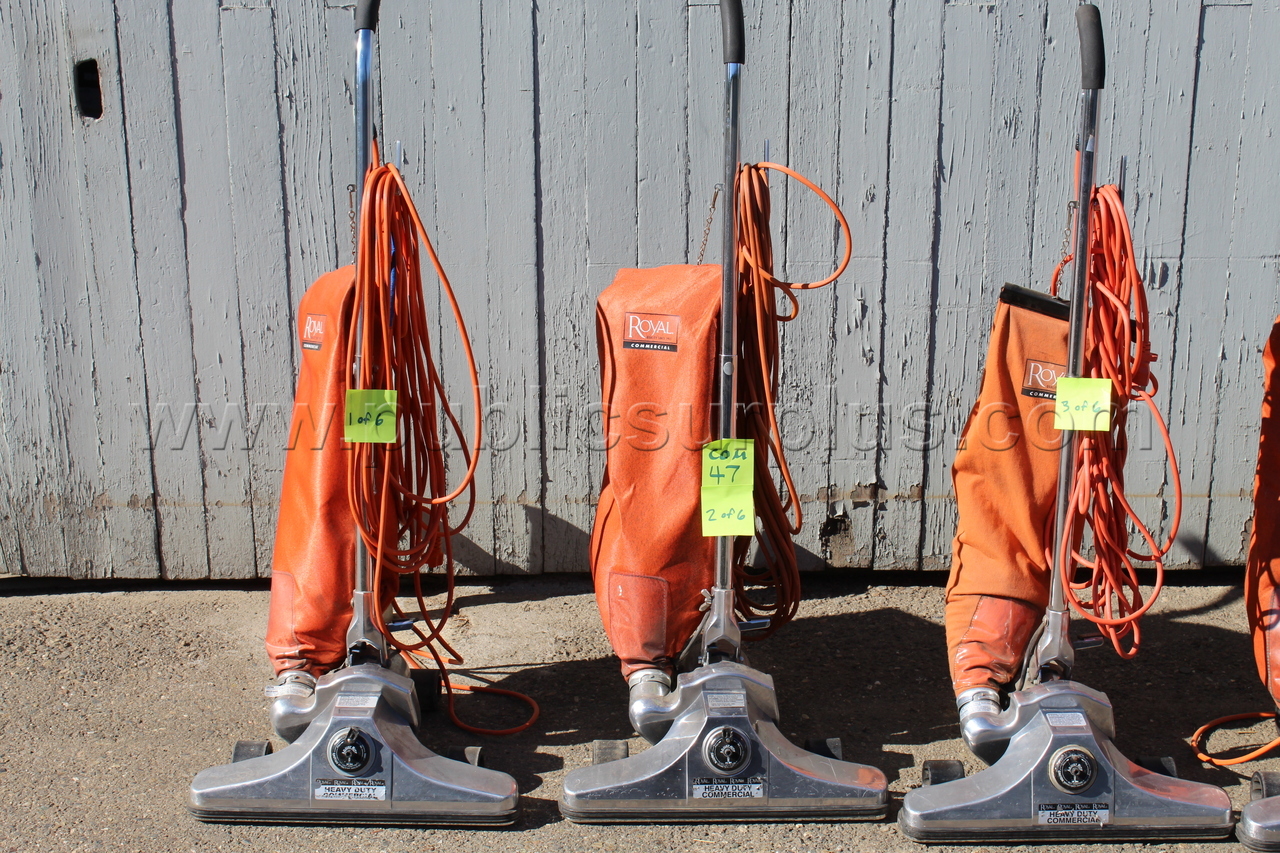 COM#47 - Commercial Vacuum Cleaners(Royal)(Lot of 6) — photo 1