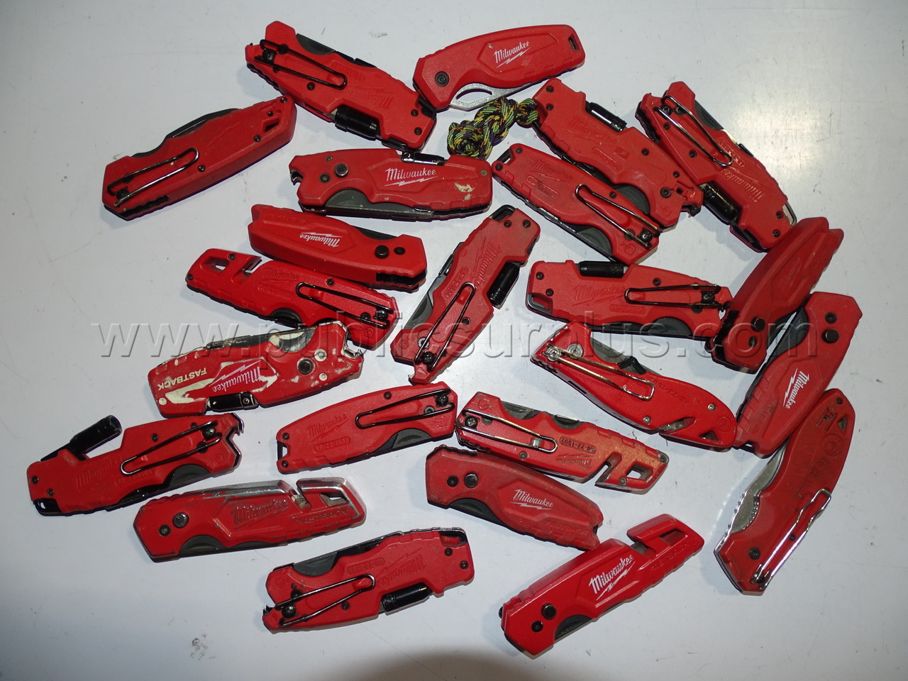 Milwaukee Utility Knives - Shipping Fee $20 — photo 1