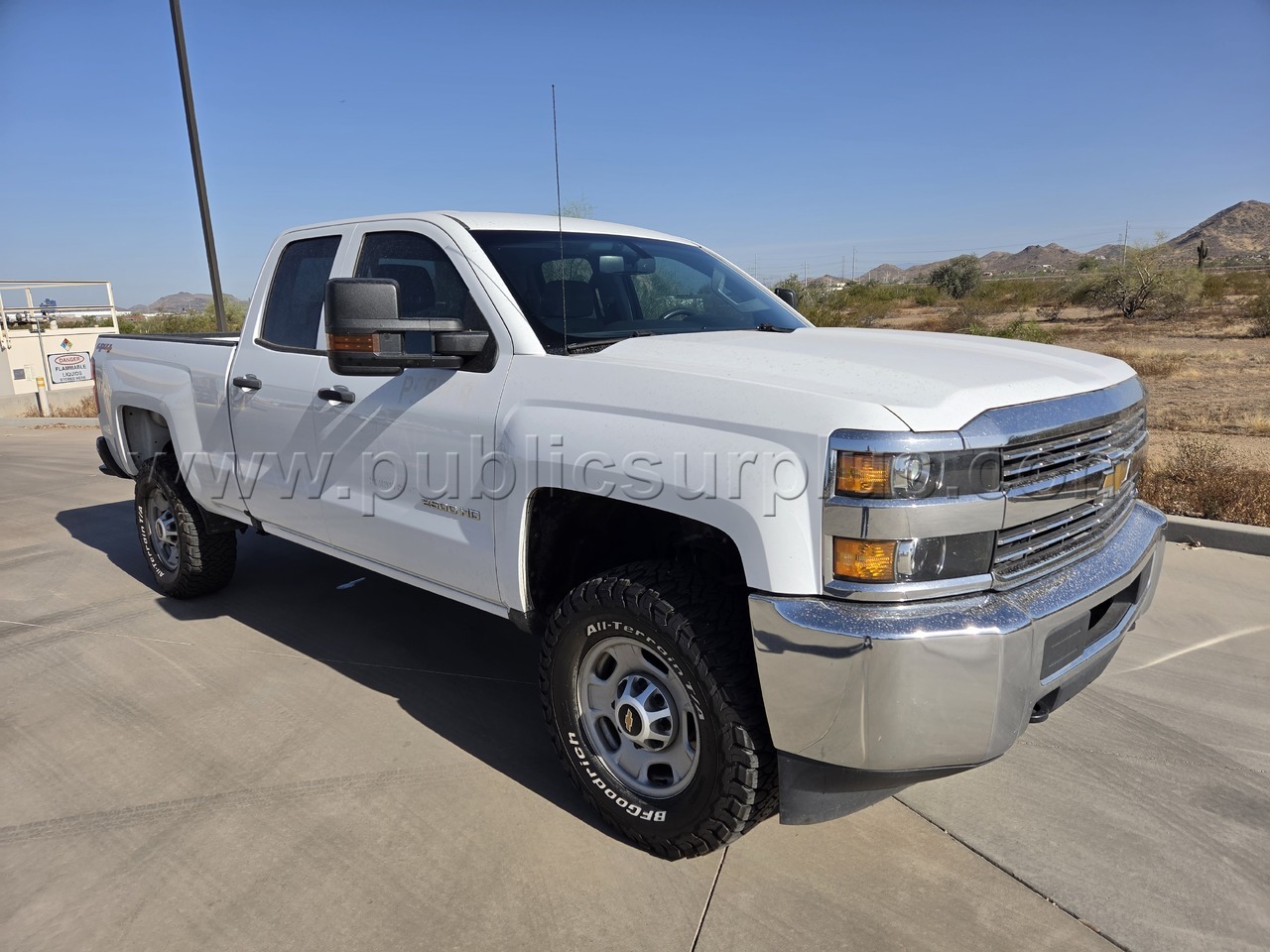 2017 Chevy Silverado 2500HD 4X4 Double Cab Short Bed — photo 1