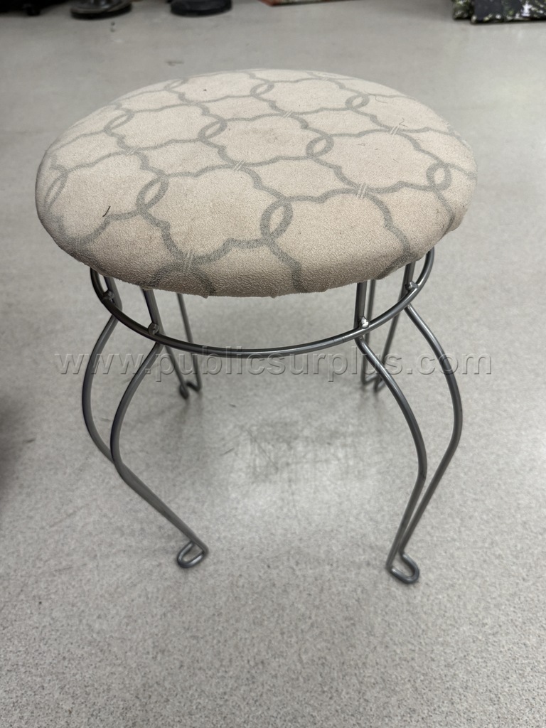 Auction#291- Vanity stool chair — photo 1