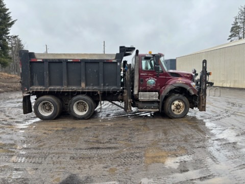 2009 International 7600 Workstar Dump truck — photo 1