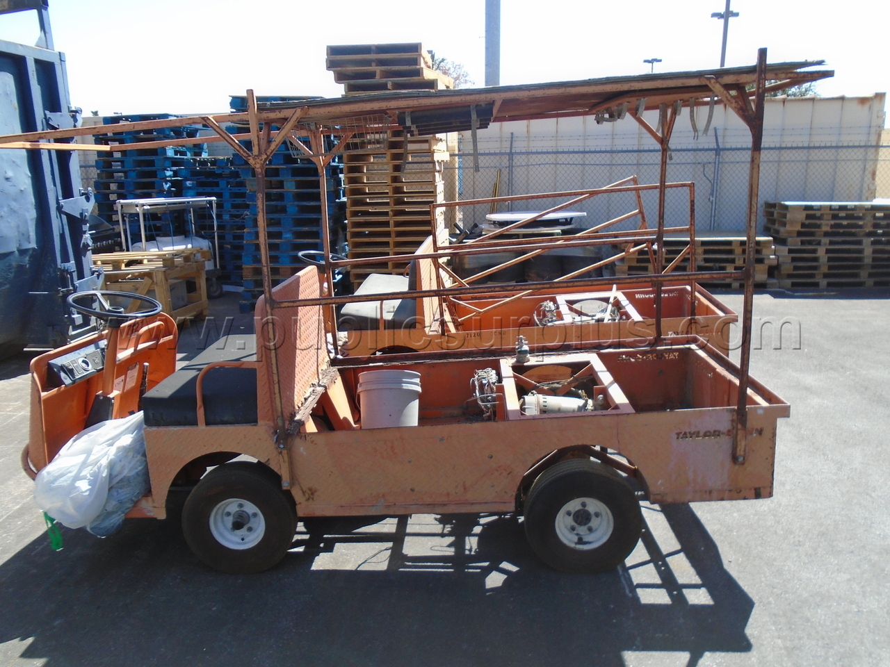 2 UTILITIY CARTS — photo 1