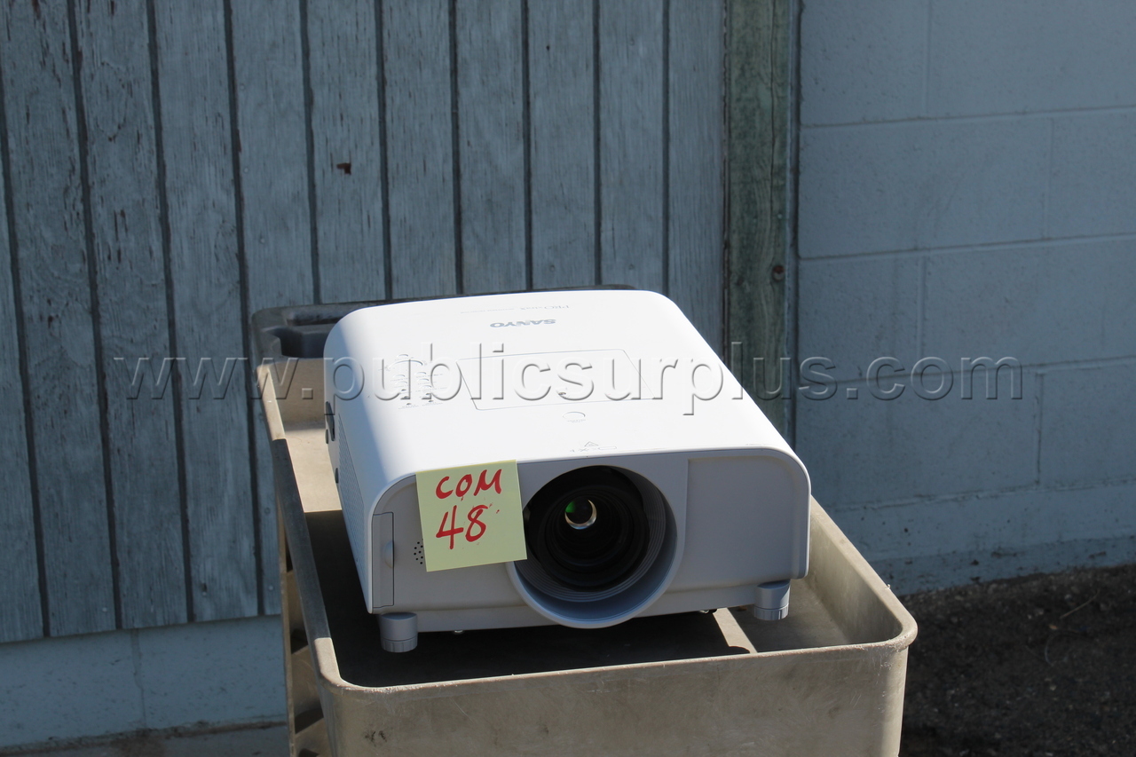 COM#48 - Sanyo Projector — photo 1