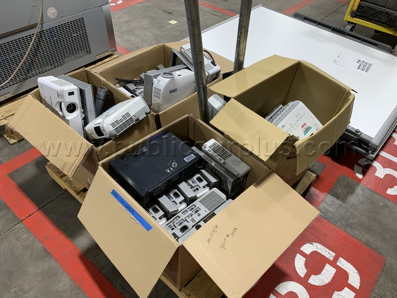 Projectors w/ Mounts /KK — photo 1