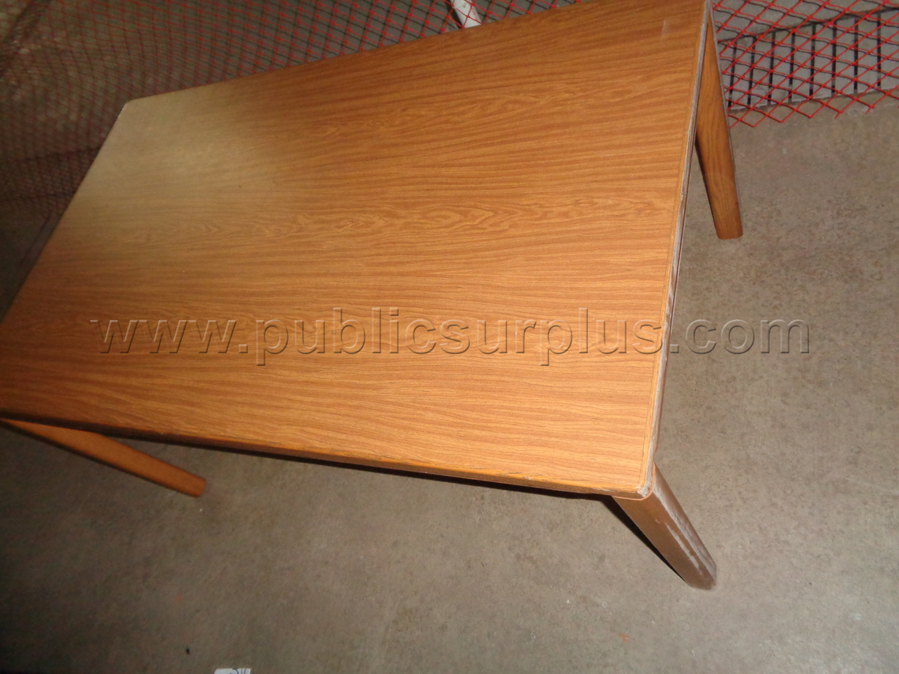 Simple Wooden Table — photo 1