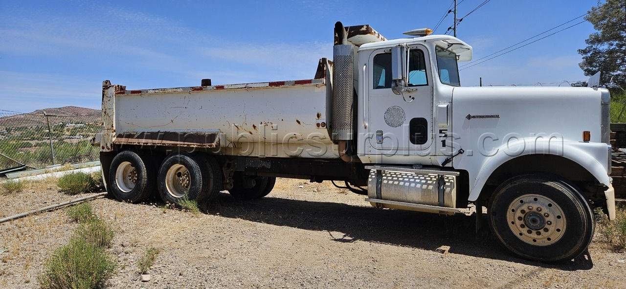 1992 International 10-Wheeler Dump Truck — photo 1
