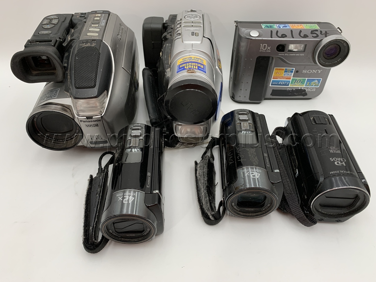 Digital Video Cameras - Shipping $20 /KK — photo 1