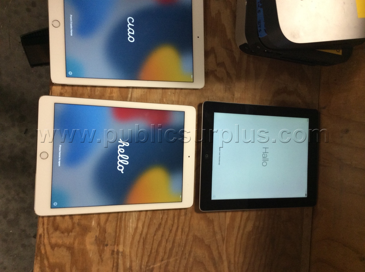 LOT OF (2) APPLE IPADS - SOLD AS IS - 569 — photo 1