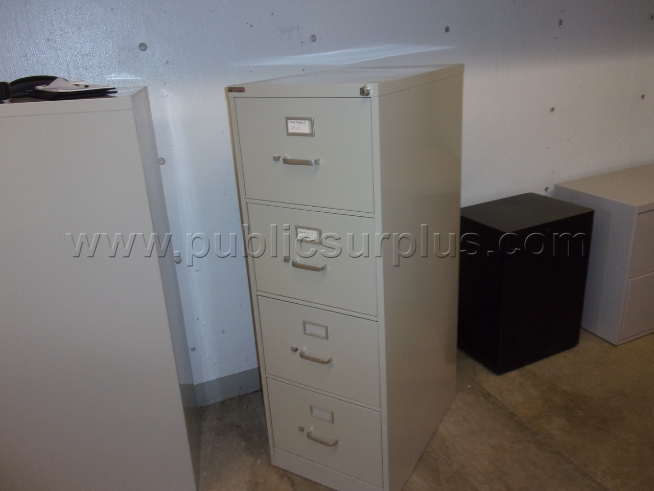 4 drawer File Cabinet — photo 1