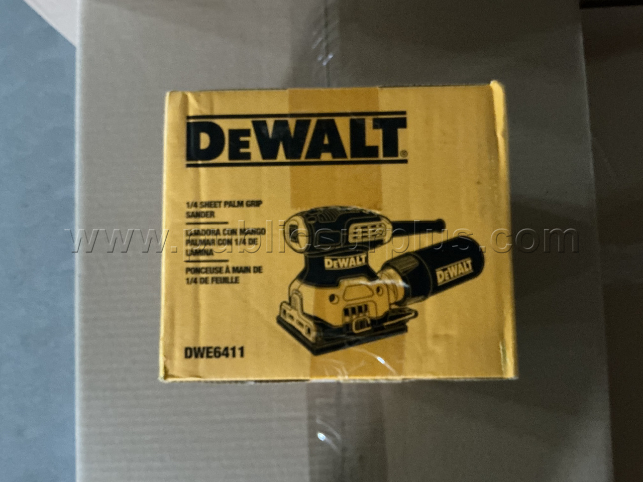 DeWalt 1/4 Sheet Palm Grip Sander — photo 1