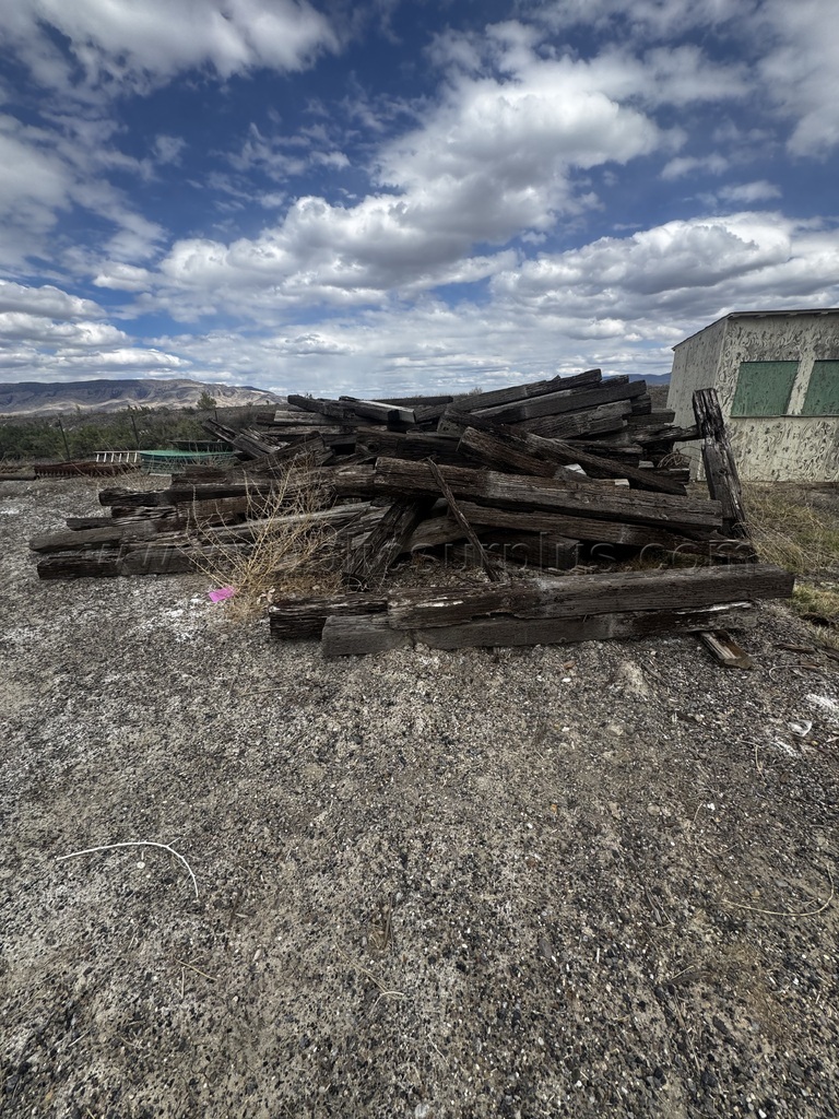 Rail road ties — photo 1