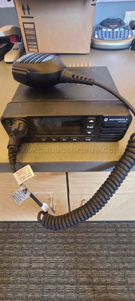 Motorola XPR 5550 radio — photo 1