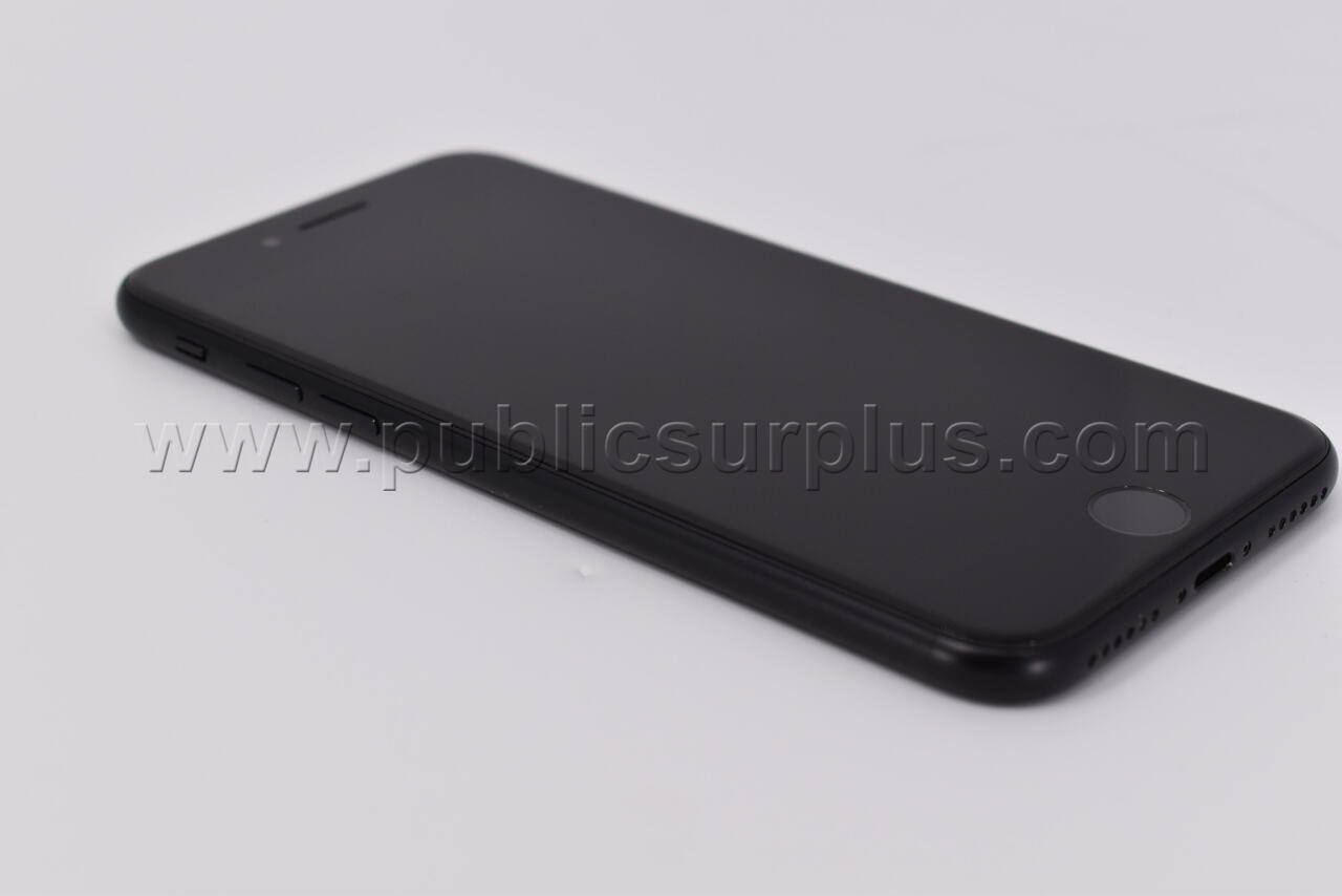 Apple iPhone SE 2nd Generation 64GB - Free Shipping! — photo 1