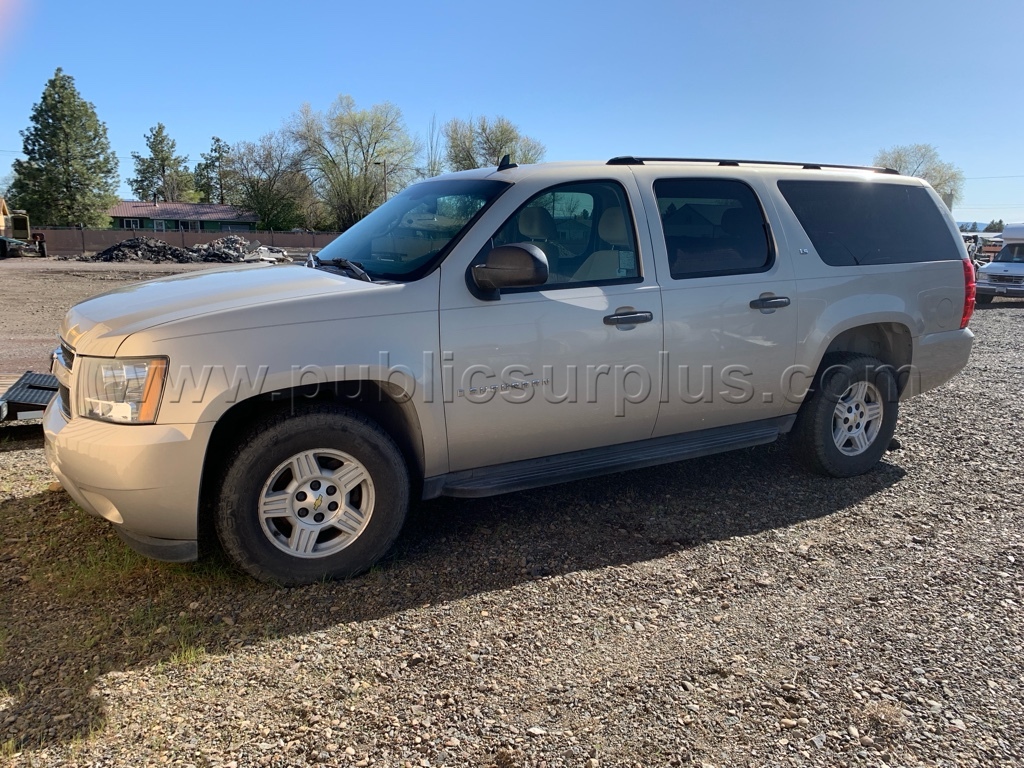 2007 Chevy Suburban — photo 1
