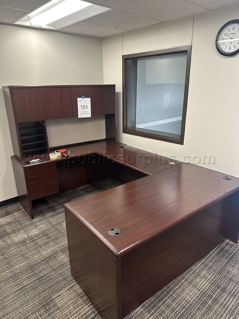 Lot # 151 Office desk — photo 1
