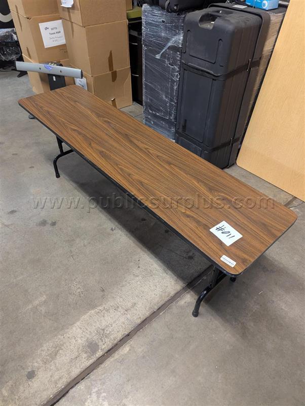 #011 FOLDING TABLE — photo 1