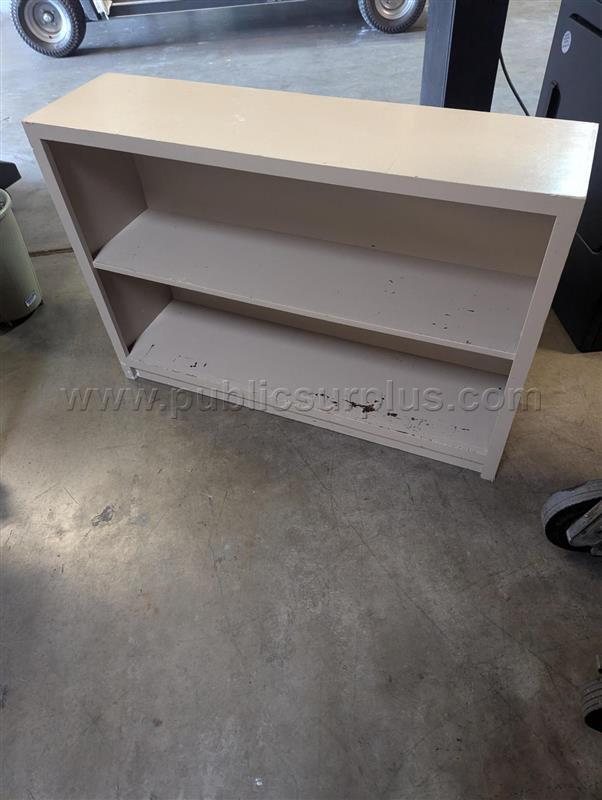 #013 BOOKSHELF — photo 1