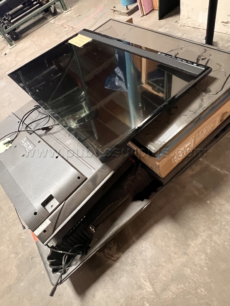 LOT OF FLAT SCREEN TVS — photo 1