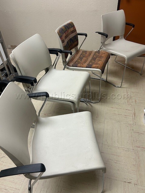 Fixture Emotion Chairs Lot — photo 1