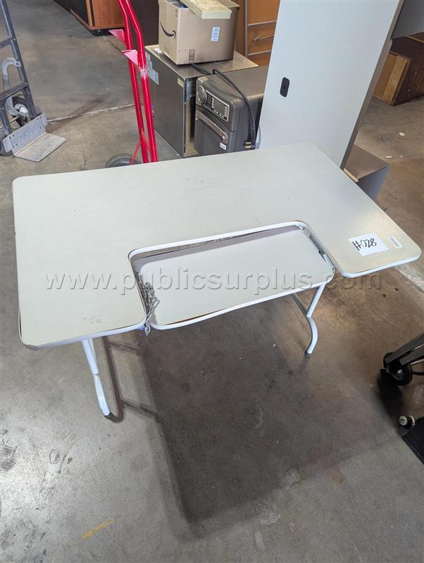 #028 FOLDABLE DESK — photo 1