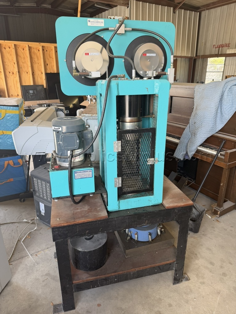 Concrete Compression Machine — photo 1