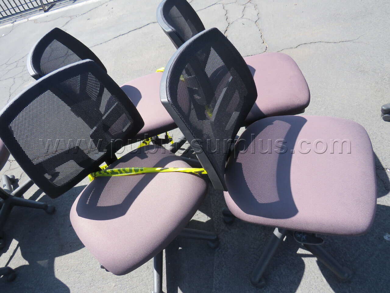 Lot of 4 Chairs — photo 1