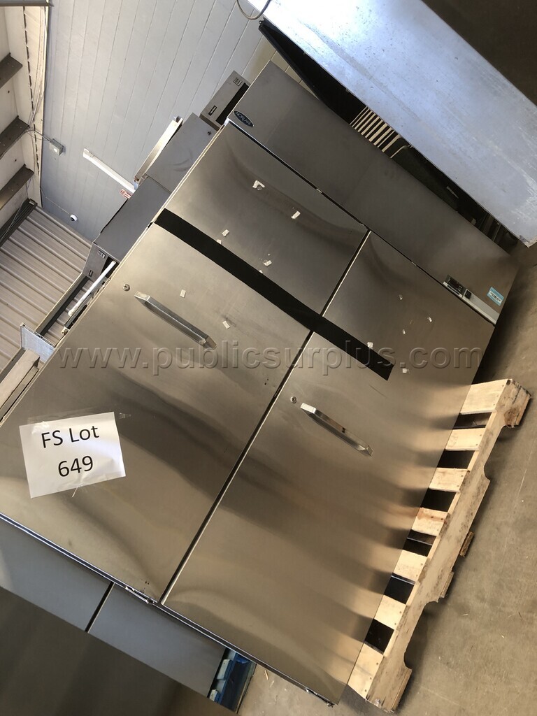 Lot 649 2 Pass-thru heated cabinets — photo 1