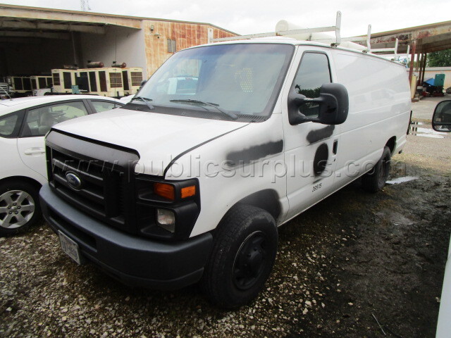 2009 Ford E-350 Super Duty Cargo Van ~ GSD-39515 — photo 1