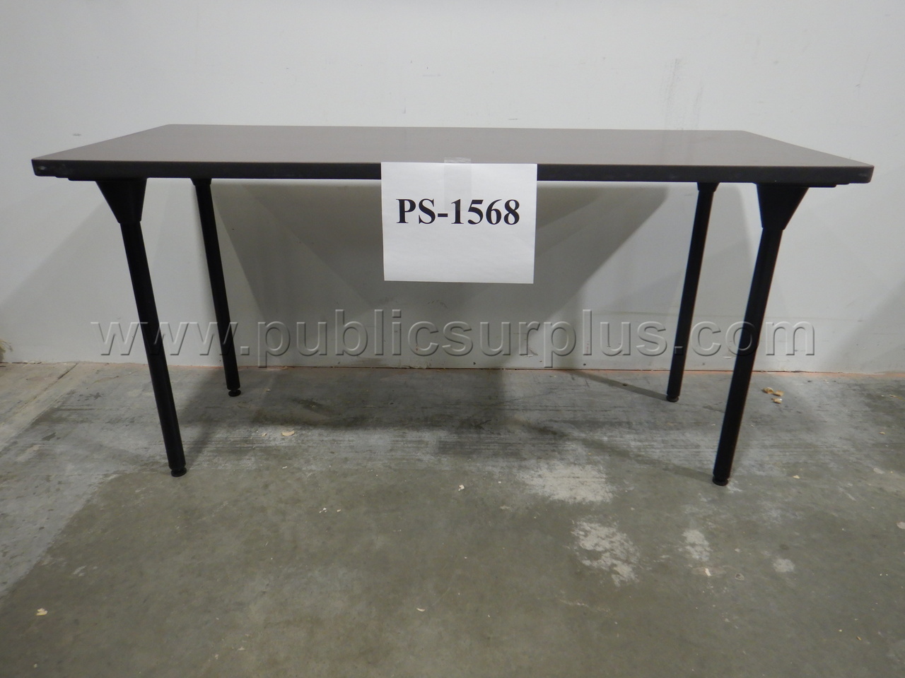 Table* — photo 1