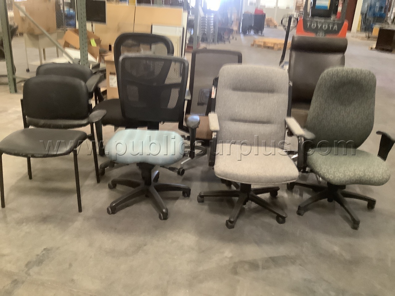 15 Chairs — photo 1