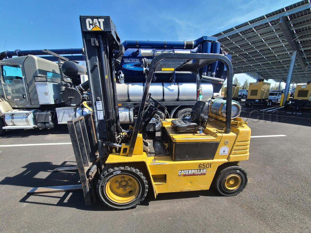 1993 Cat V50E forklft — photo 1