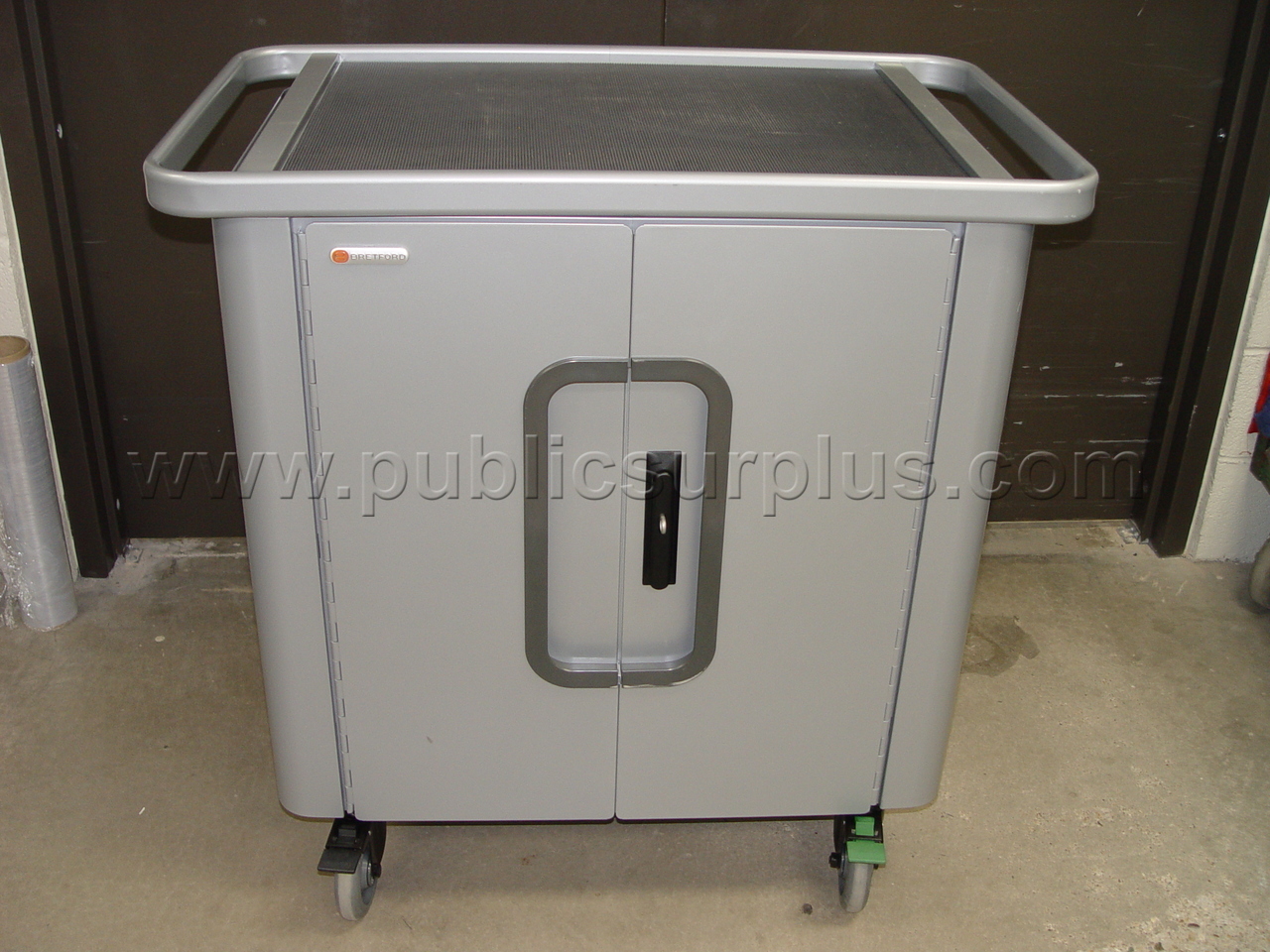 Bretford iPad Charging Cart — photo 1