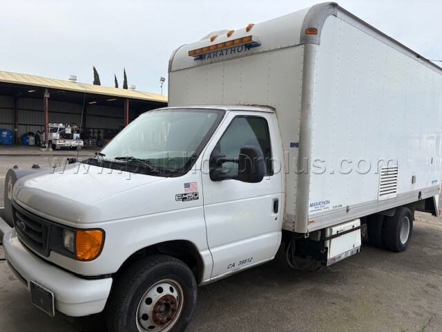 2004 Ford E450 TV VAN, CL04-838 — photo 1