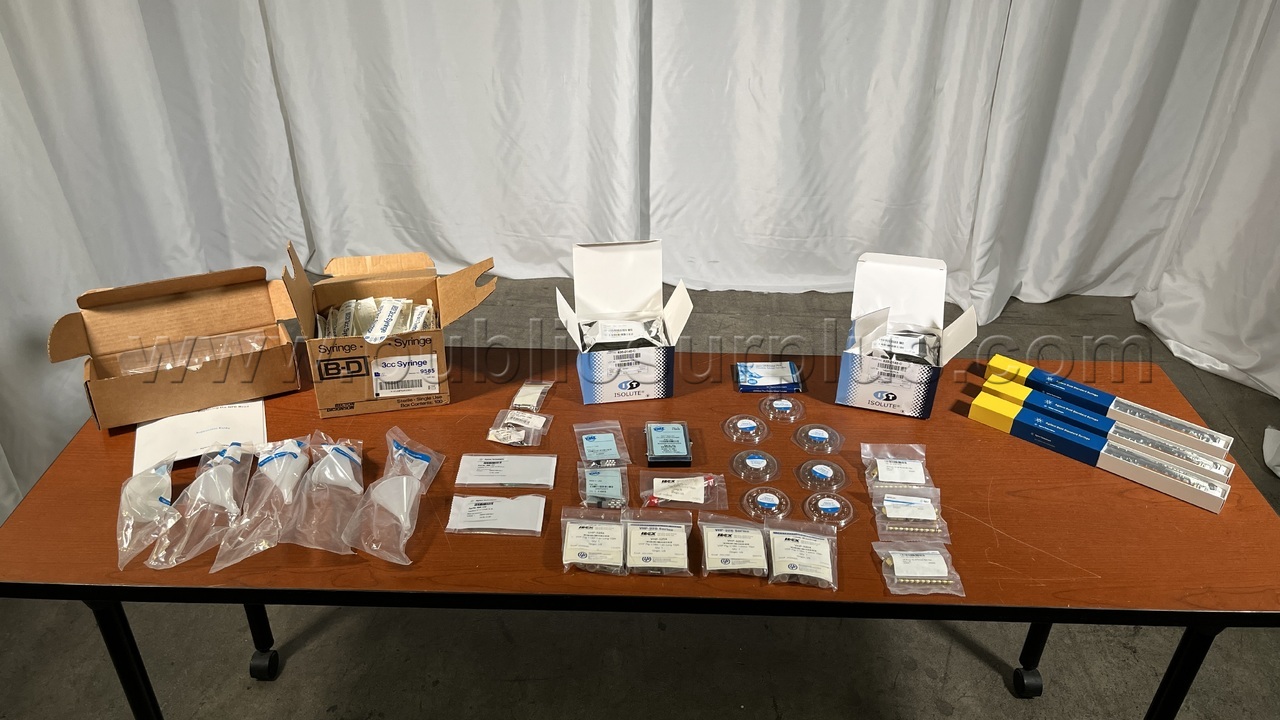 Lot of (36) Science Tools/Parts & Accessories - 2851 — photo 1