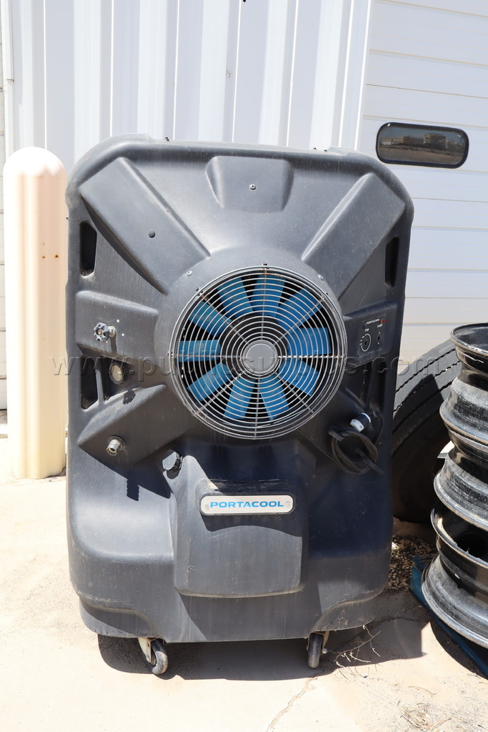 Portable A/C — photo 1