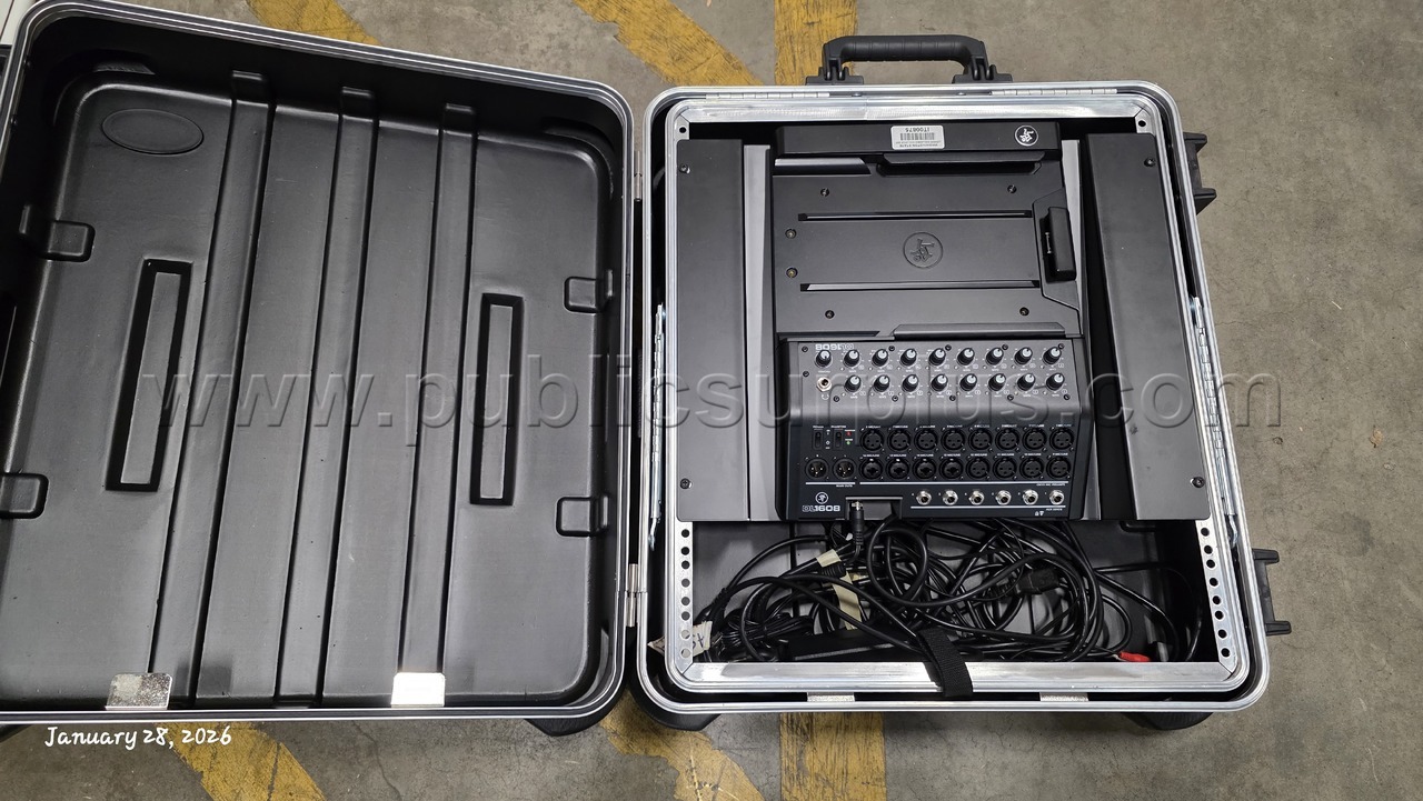 Mackie DL1608 16-Channel Wireless Digital Mixer — photo 1