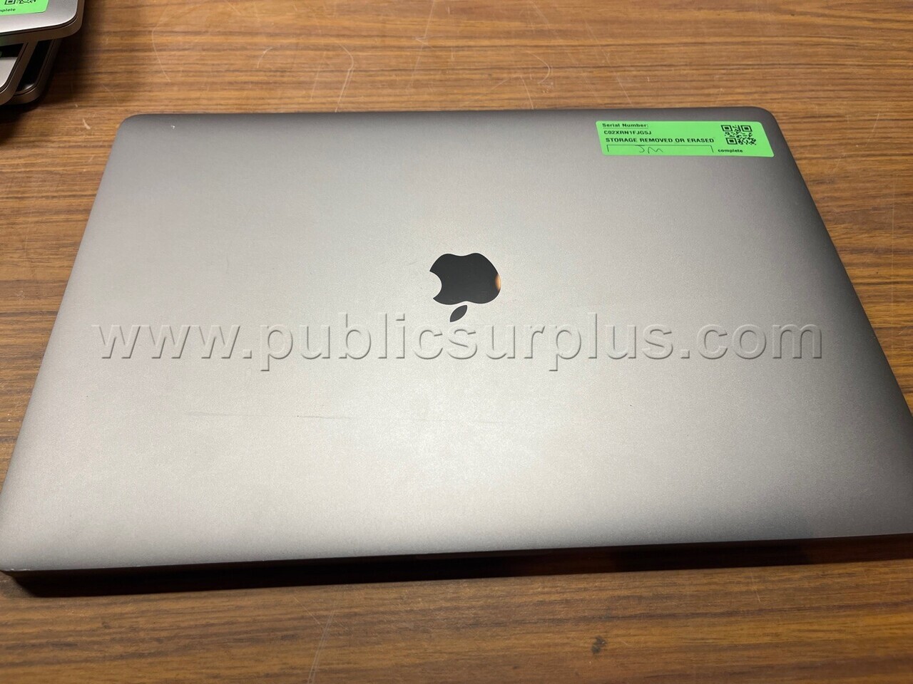 Apple Macbook Pro A1990 — photo 1