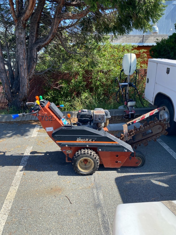 1996 Ditch Witch Trencher — photo 1