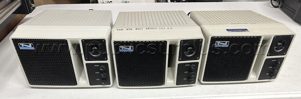Lot of 3 Anchor Audio AN-130 Powered Portable PA Speakers — photo 1