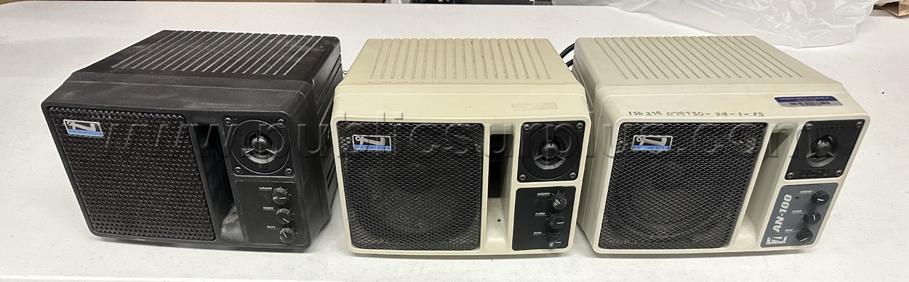 Lot of 3 Anchor AN-100 & AN-130 Powered Portable PA Speakers — photo 1