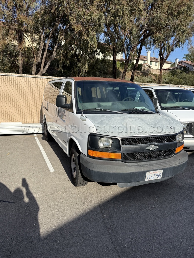 Chevrolet Express 2500 Van — photo 1