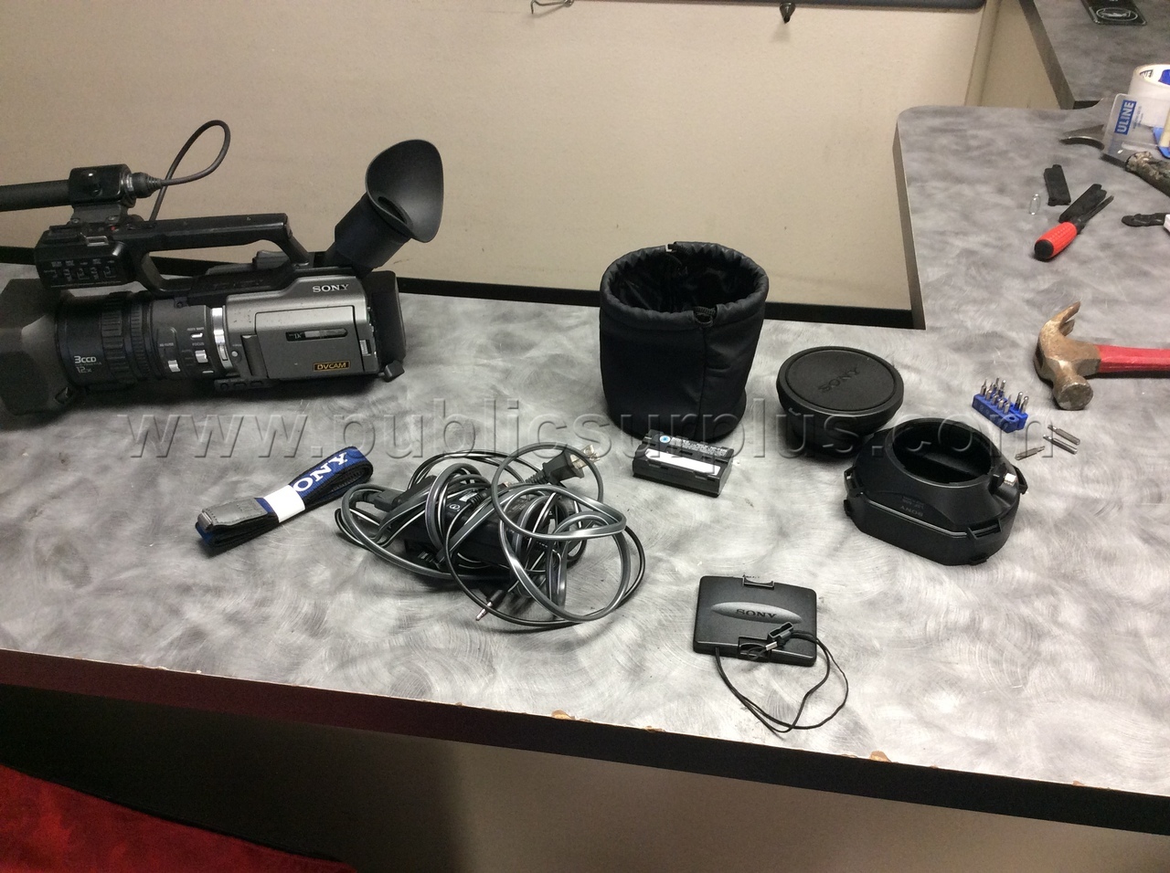 SONY CAMERA - SOLD AS IS - 576 — photo 1