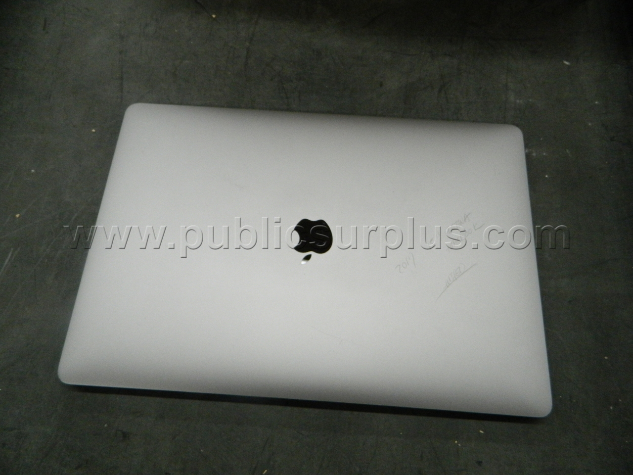 2017 APPLE 15" MACBOOK PRO — photo 1
