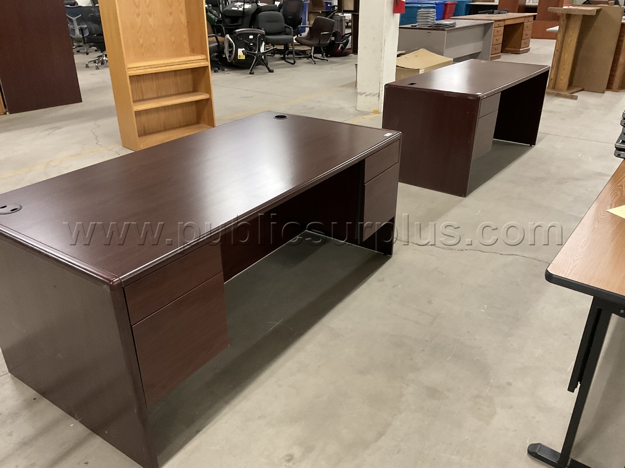 Office Desks (Lot of 2) #036 — photo 1